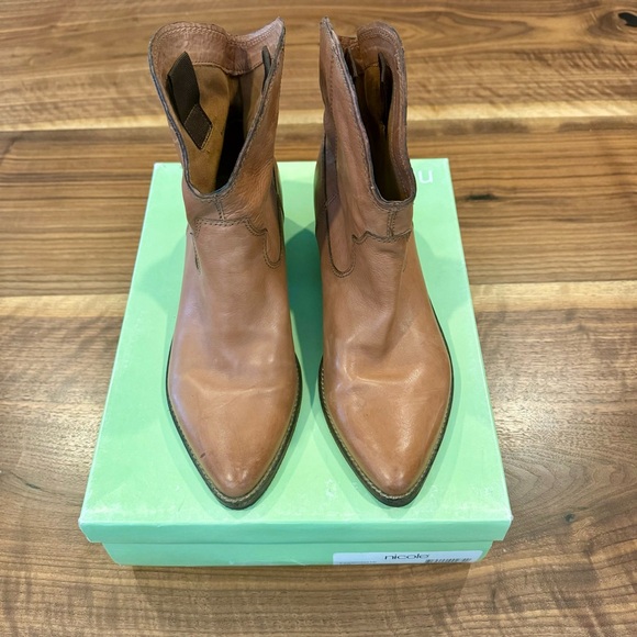 Nicole Western Style Ankle Bootie, Women’s Size 8. - Picture 2 of 9